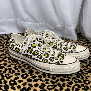 EUC Converse green leopard print low top All Star sneakers shoes Mens 7/Womens 9